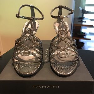 Tahari Dino sandals 7.5